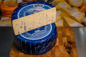 Сыр Рокфорти с голубой плесенью 55% Беларусь